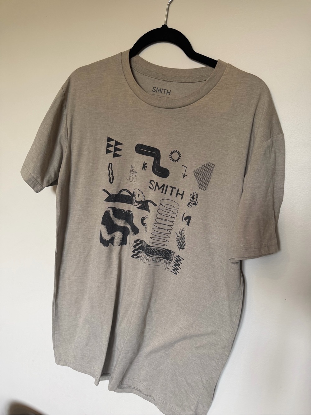 NWOT SMITH Men's Sand Graphic Tee - Beige